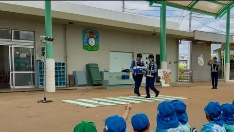 先日、小松川警察署の方が来園してくださり、交通安全指導を行な...